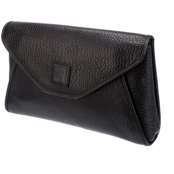Nina Ricci Black Leather Clutch with Gold Tone Hardware in Very Good Condition - Picture 3 of 6